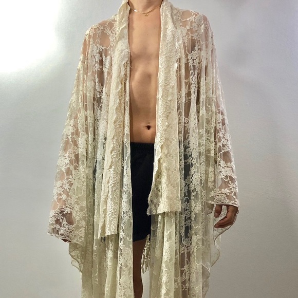 Lace Butterfly Throw w/Fringe - Picture 4 of 12